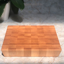 Load image into Gallery viewer, Arbor Novo Maple Modern Chopping Board
