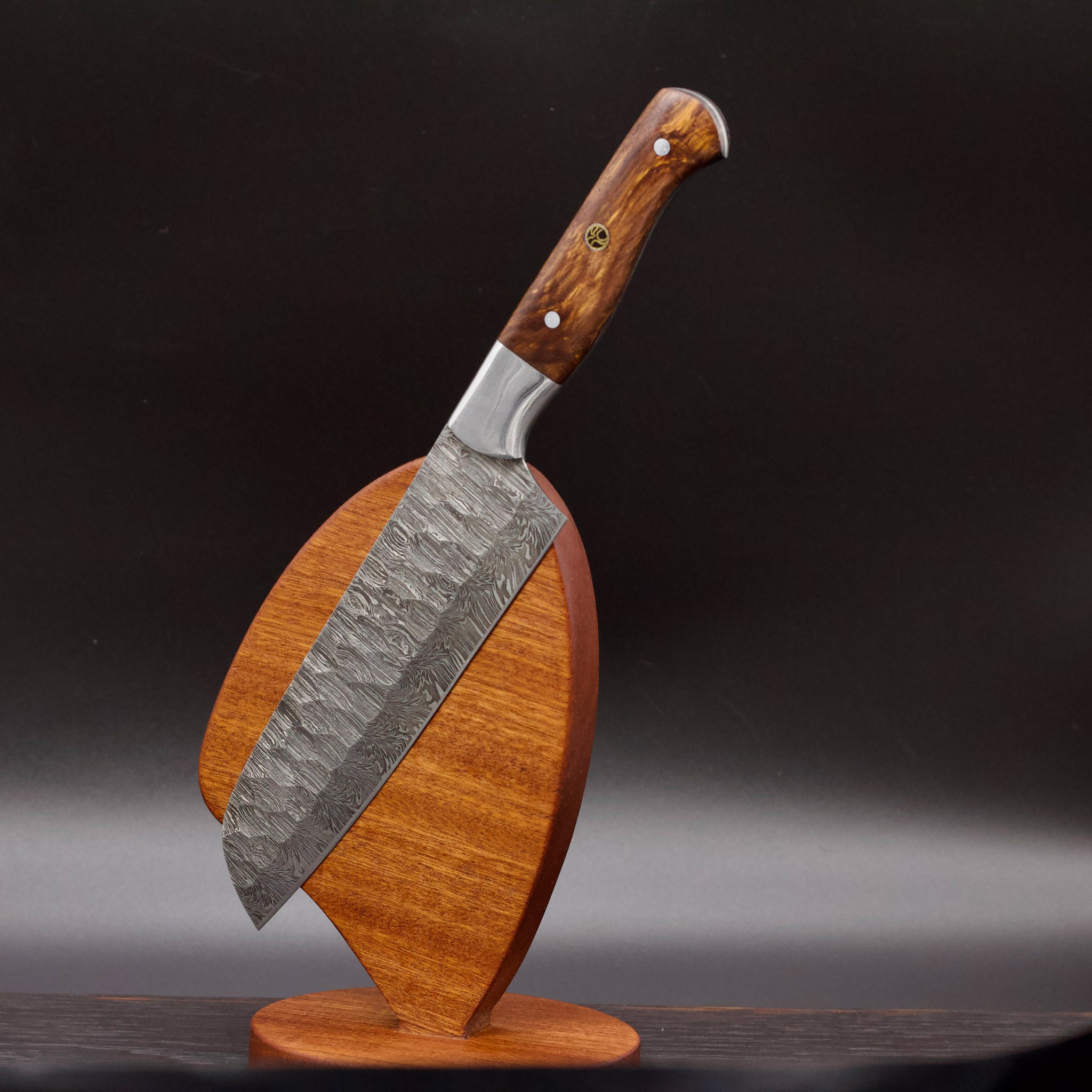 Forge damascus steel: The art of damascus knife making